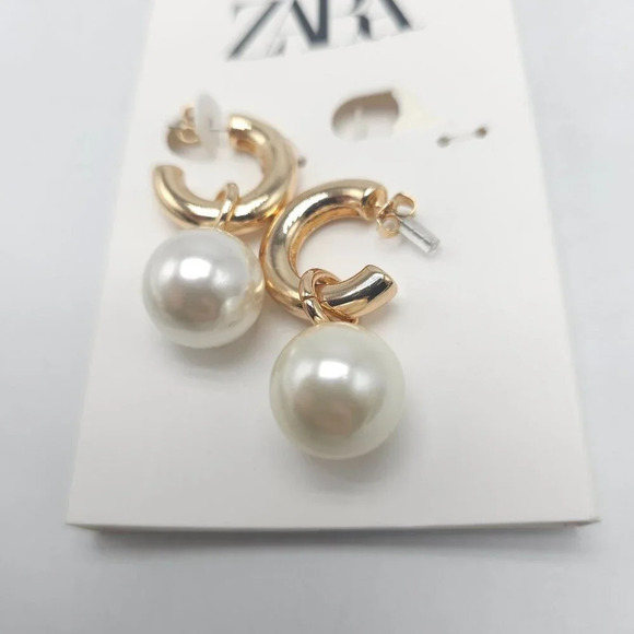 Zara Gold-Tone Hoop Earrings With Faux Pearl Drops Packaging Issues - Picture 2 of 4